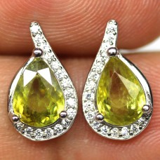 Сережки. Натуральний сфен зелений. Срібло 925. С5626