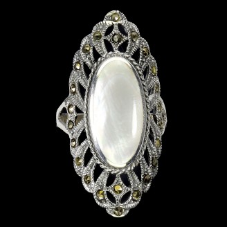 Каблучка. Натуральний перламутр і марказит. Срібло 925. К5990