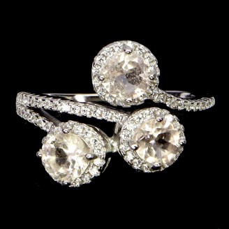 Каблучка. Натуральний морганіт. Срібло 925. К6104