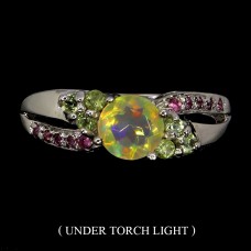 Каблучка. Натуральний опал, перидот і гранат родоліт. Срібло 925. К6146