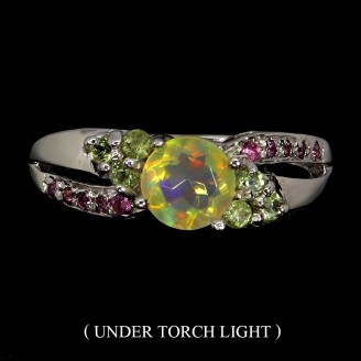 Каблучка. Натуральний опал, перидот і гранат родоліт. Срібло 925. К6146