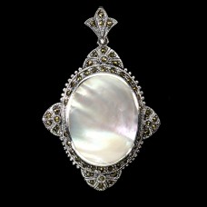 Підвіска. Натуральний перламутр і марказит. Срібло 925. П6454