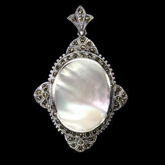 Підвіска. Натуральний перламутр і марказит. Срібло 925. П6454