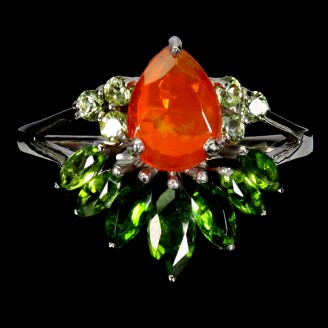 Каблучка. Натуральний опал помаранчевий, хром діопсид і перидот. Срібло 925. К6466