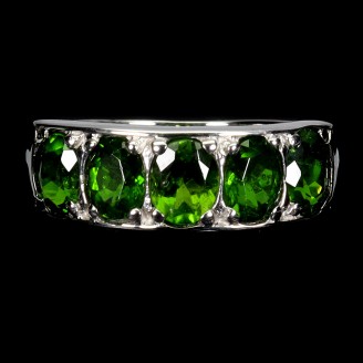 Каблучка. Натуральний хром діопсид. Срібло 925. К6517