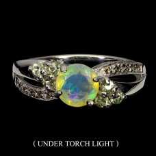 Каблучка. Натуральний опал, перидот і сапфір. Срібло 925. К6604