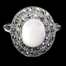 Каблучка. Натуральний перламутр і марказит. Срібло 925. К6618