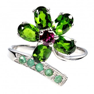 Каблучка. Натуральний хром діопсид, смарагд і гранат родоліт. Срібло 925. К6685