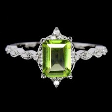 Каблучка. Натуральний перидот. Срібло 925. К6729