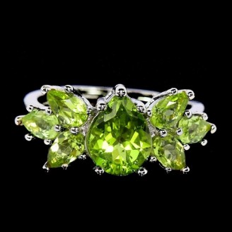 Каблучка. Натуральний перидот. Срібло 925. К6732